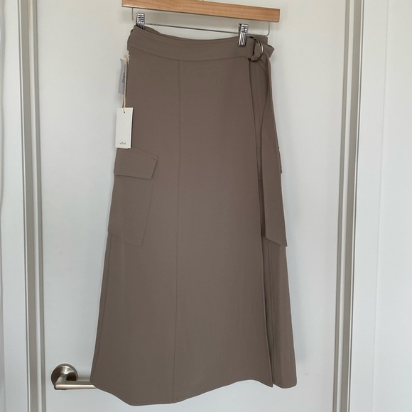 Aritzia skirt - Picture 3 of 9